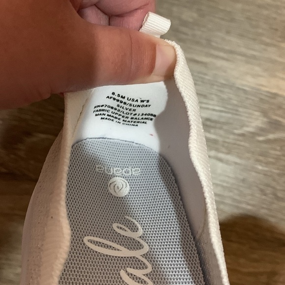 Apana inhale/exhale silver and white ballet flats, size 8 1/2 - Picture 3 of 8